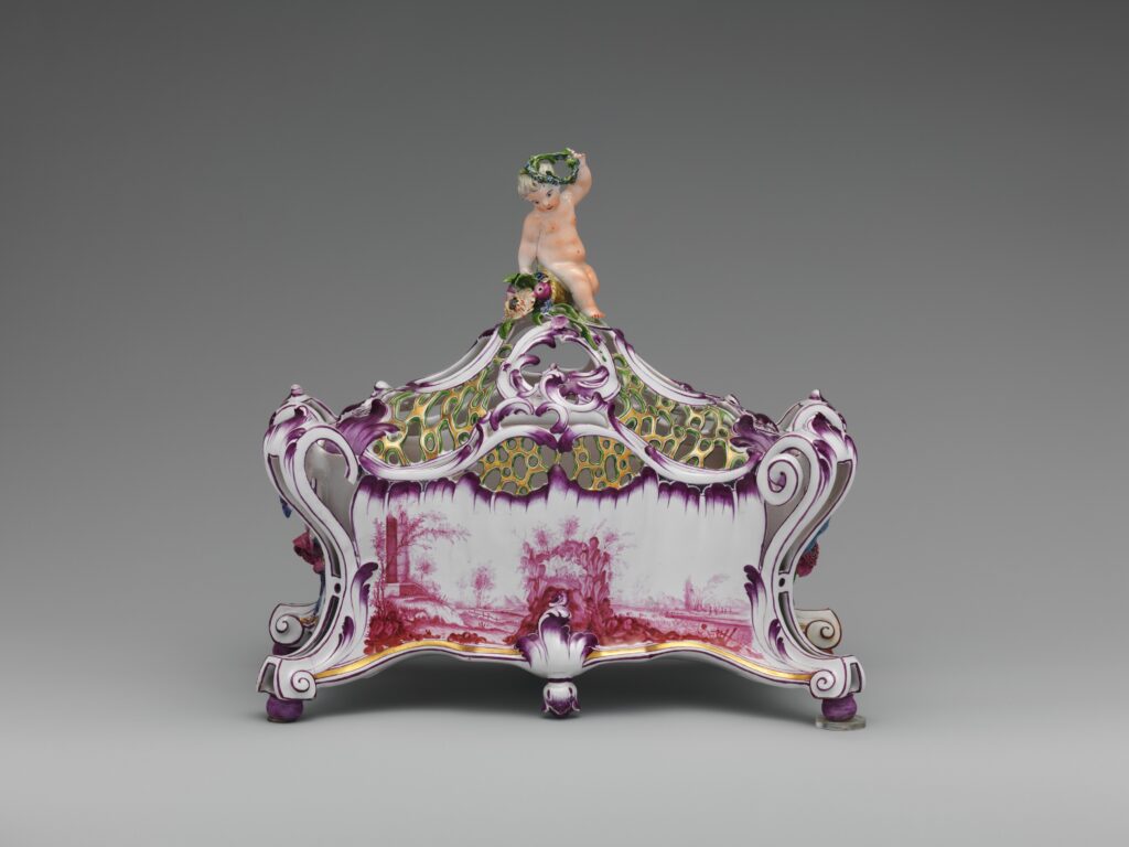 French faience potpourri with cover