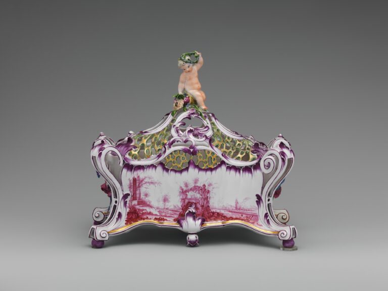 French faience potpourri with cover